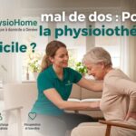 Une physiothérapeute vêtue d'un polo bleu-vert apporte des soins à domicile à une patiente souffrant de mal de dos à Genève, avec le titre du blog "Lumbago et mal de dos : Pourquoi opter pour la physiothérapie à domicile ?"